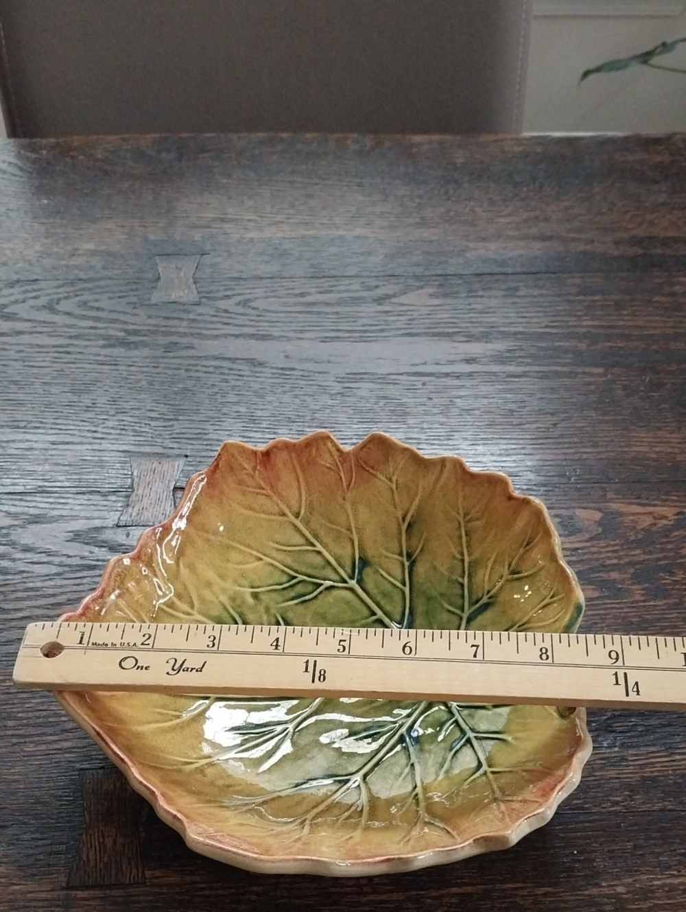 Leaf Shaped Serving Or Salad Bowls - Picture 5 of 7